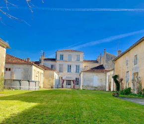 THE PAINTED HOUSE * AUTHENTIC CHATEAUNEUF